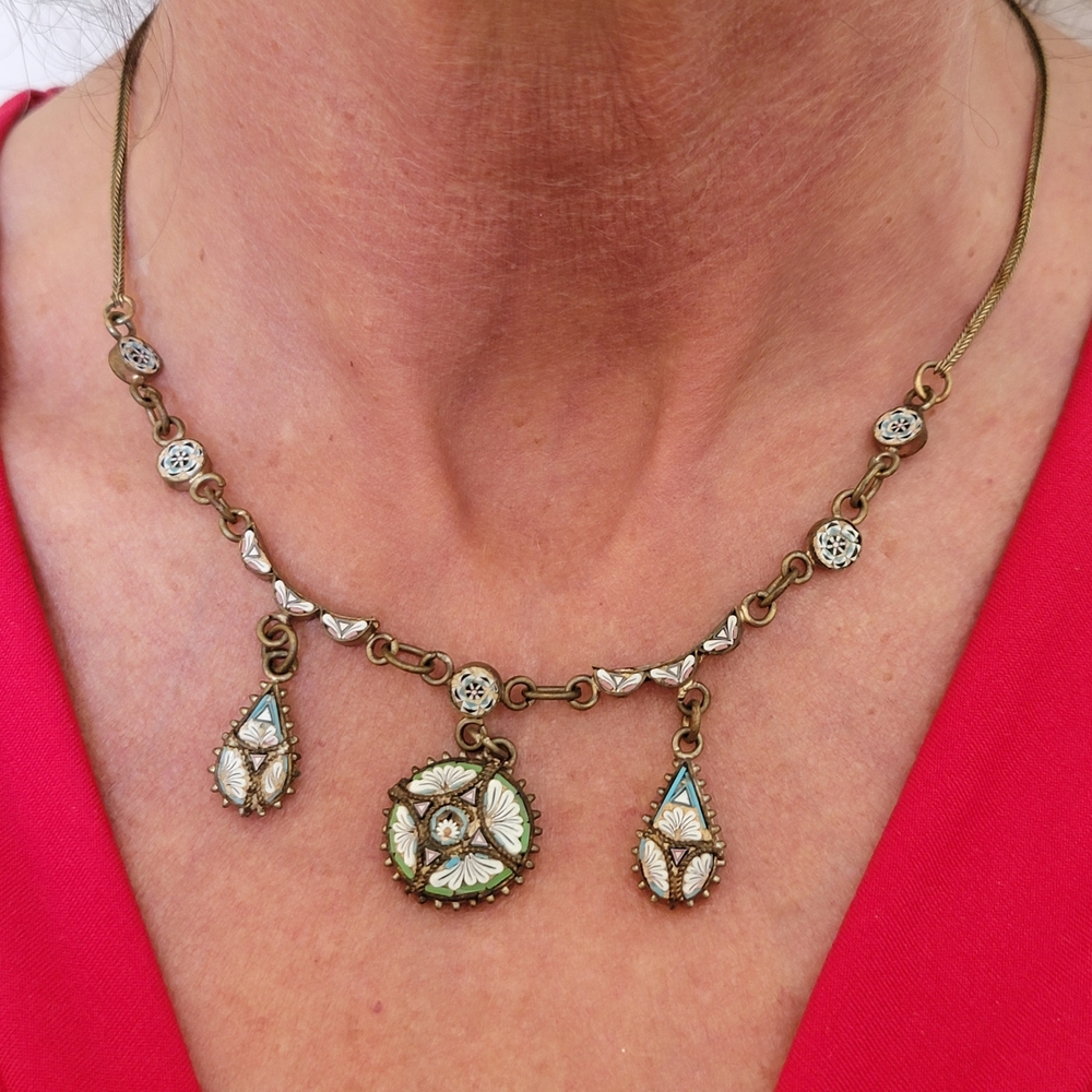 Vintage-Inspired Gold and Green Inlay Small Statement Necklace